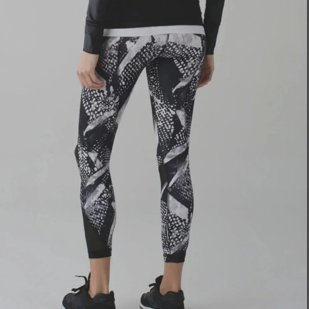 LULULEMON Inspire Tight II Mesh full Luxtreme Static Mist White Black legging 6